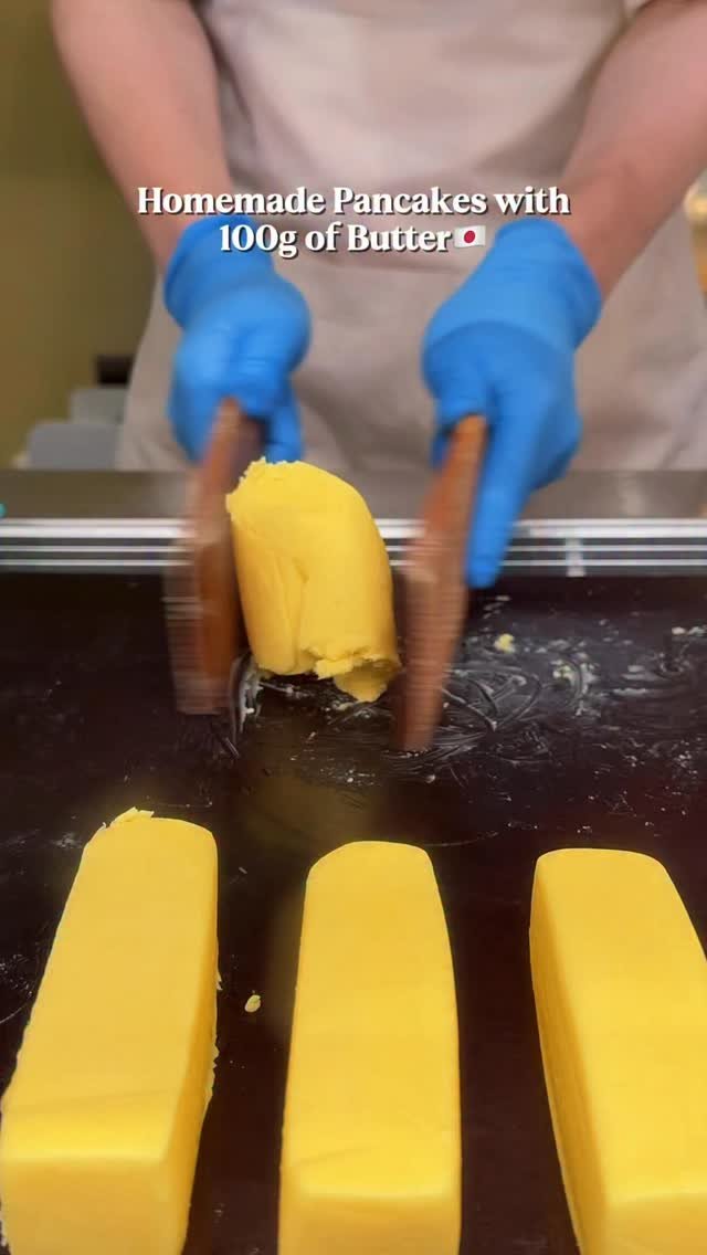 or__and 게시물 이미지: 🧈100g Butter? 수제버터를 통으로 올려주는 팬케이크집. 매장에서 실시간으로...