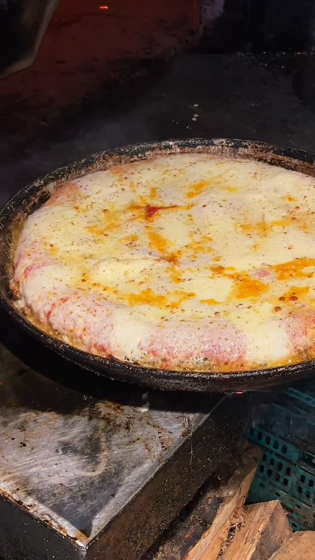 or__and 게시물 이미지: 🍕No.1 Cheese Pizza. 600도 화덕에서 직화로구워 불맛과 찐한치즈...