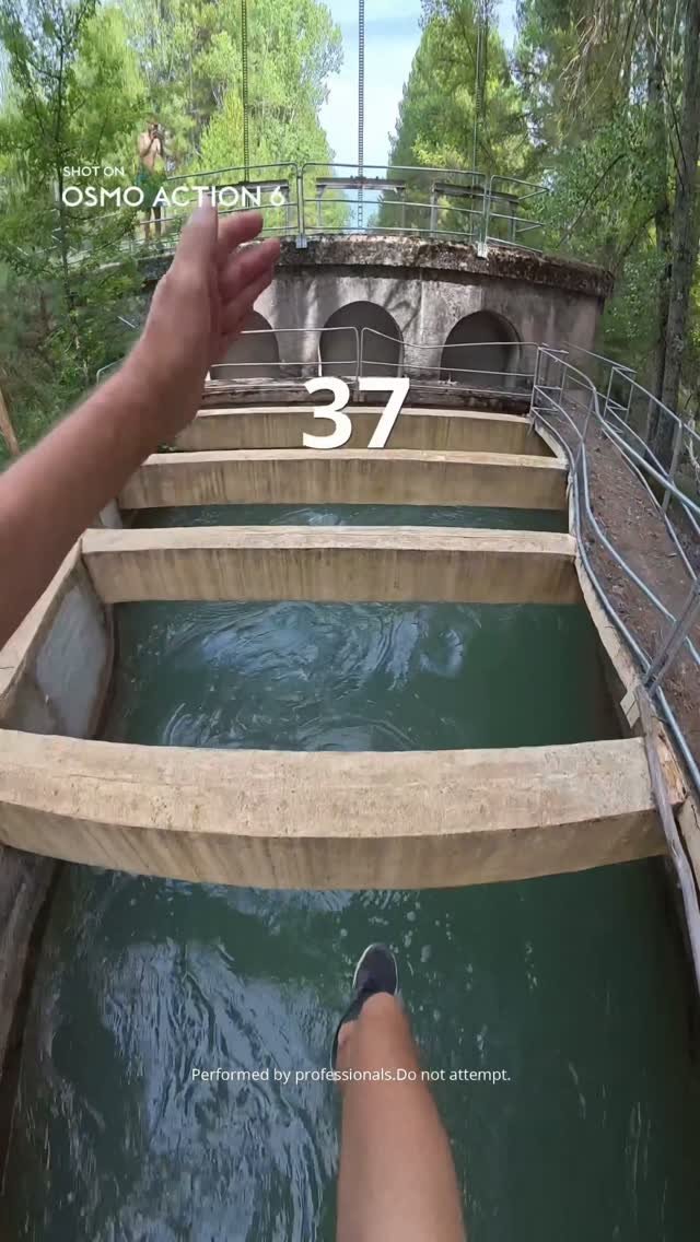 osmo_global 게시물 이미지: Going for a swim 🏊‍♂️ 
#OsmoAction6 #DJIOsmo...