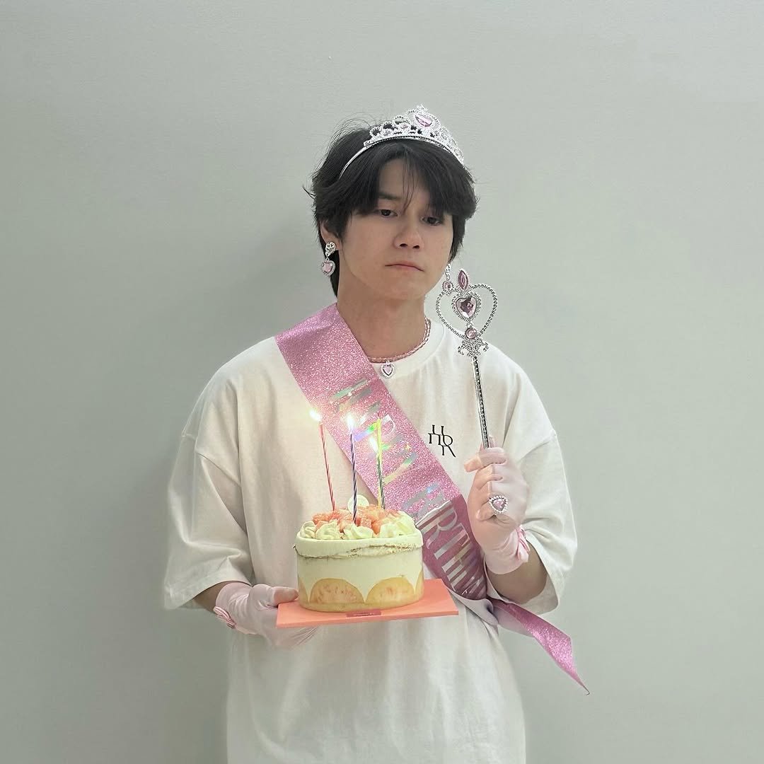 Photo shared by 옹성우 ongseongwu on August 25, 2025 tagging @optimushwang, @kimdwan_, and @seungho__shin.