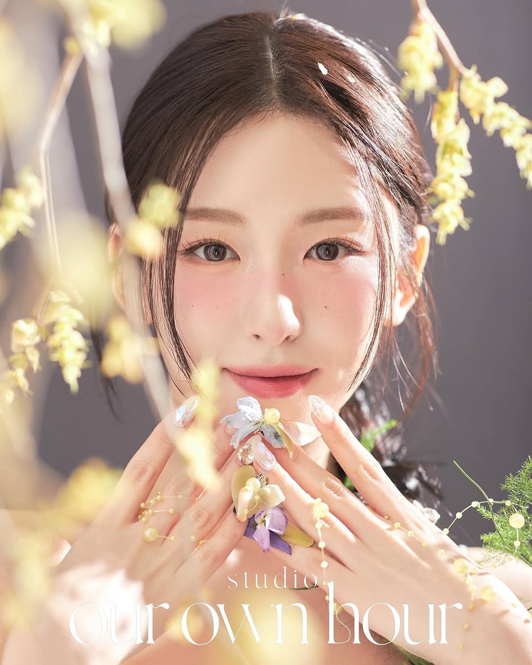 Photo by 아워오운아워 l 배우프로필 l 플라워화보 l 한복화보 | on September 19, 2024.