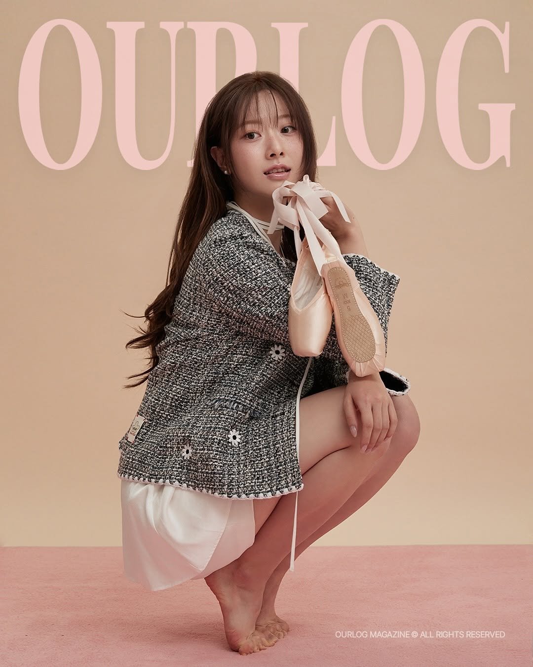 Photo shared by OUR LOG 아워로그 매거진 on September 01, 2025 tagging @olivialauren_official, @maybe_im_jisu, @ourlogmag, and @dosan_atelier. May be an image of 1 person, hair, poster, magazine and text that says 'OURJOG OUR OG OURLOG MAGAZINE QURLOGMACAZINEOALRICHTSRESERVED URLOGMAGAZINEG ALL RIGHTS RESERVED'.
