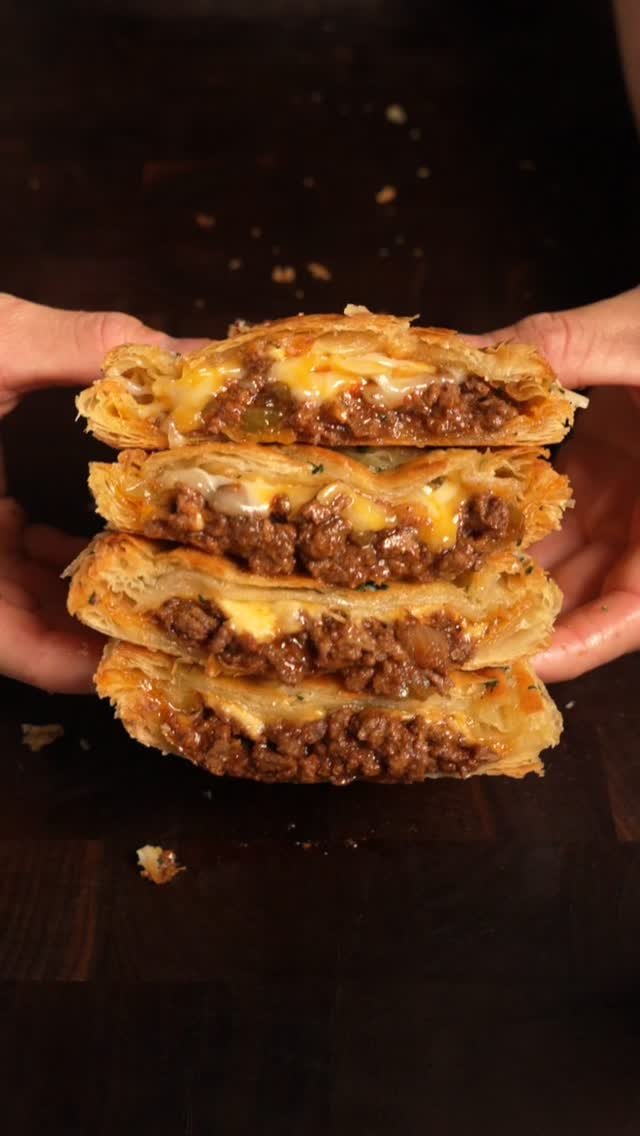 owen.han 게시물 이미지: Sloppy Joe Hot Pocket

Ingredients
* 2 sheet...