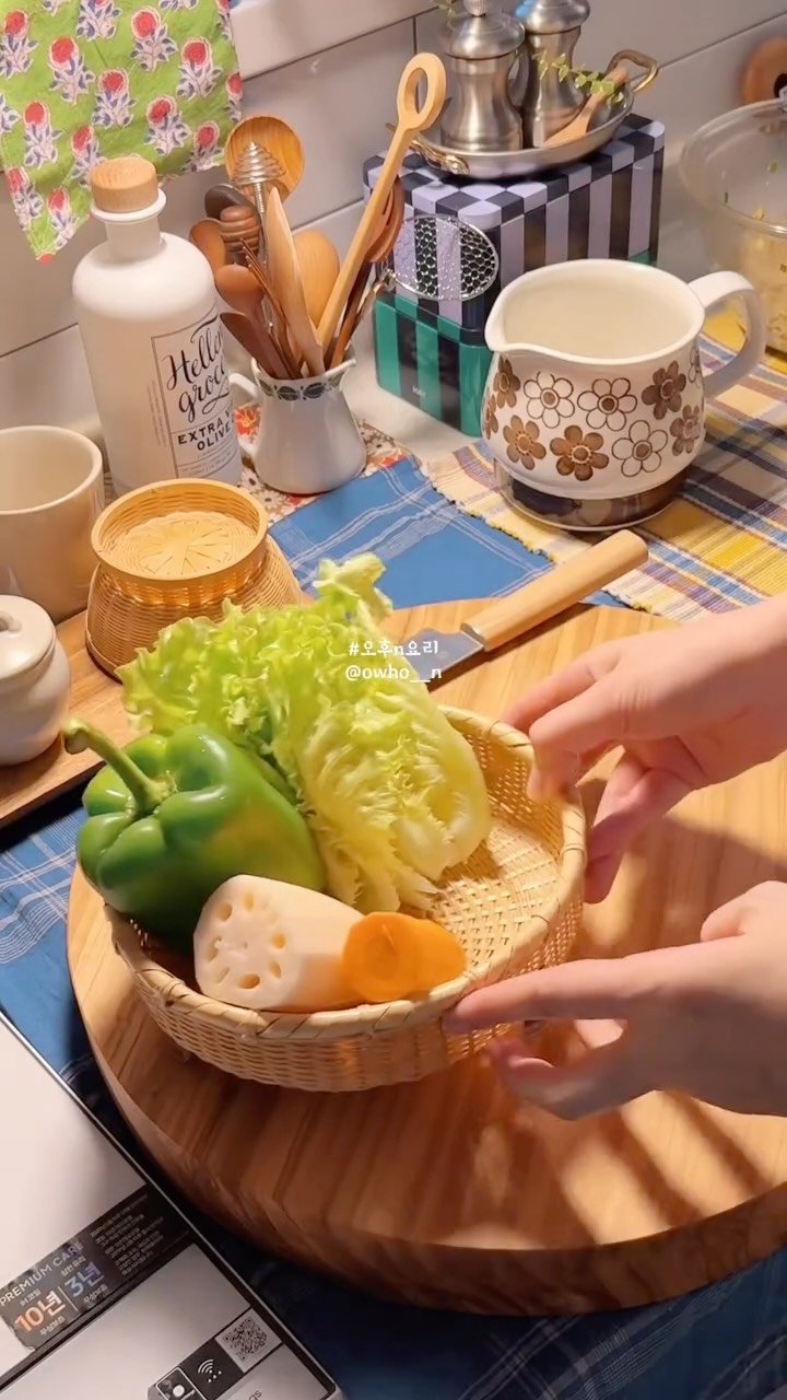 owho__n 게시물 이미지: 깨물어서 아프지않은 손가락은 없다.

자식이 아무리 많아도 부모에게는 모두...