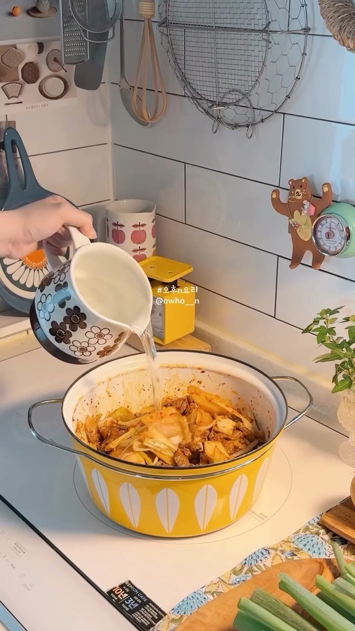 owho__n 게시물 이미지: 빠,, 빨간맛♥️

궁금해 허니🐝🐝
크크크크킄크ㅡ킄크크크크킄

간만에 빨간요리라서...