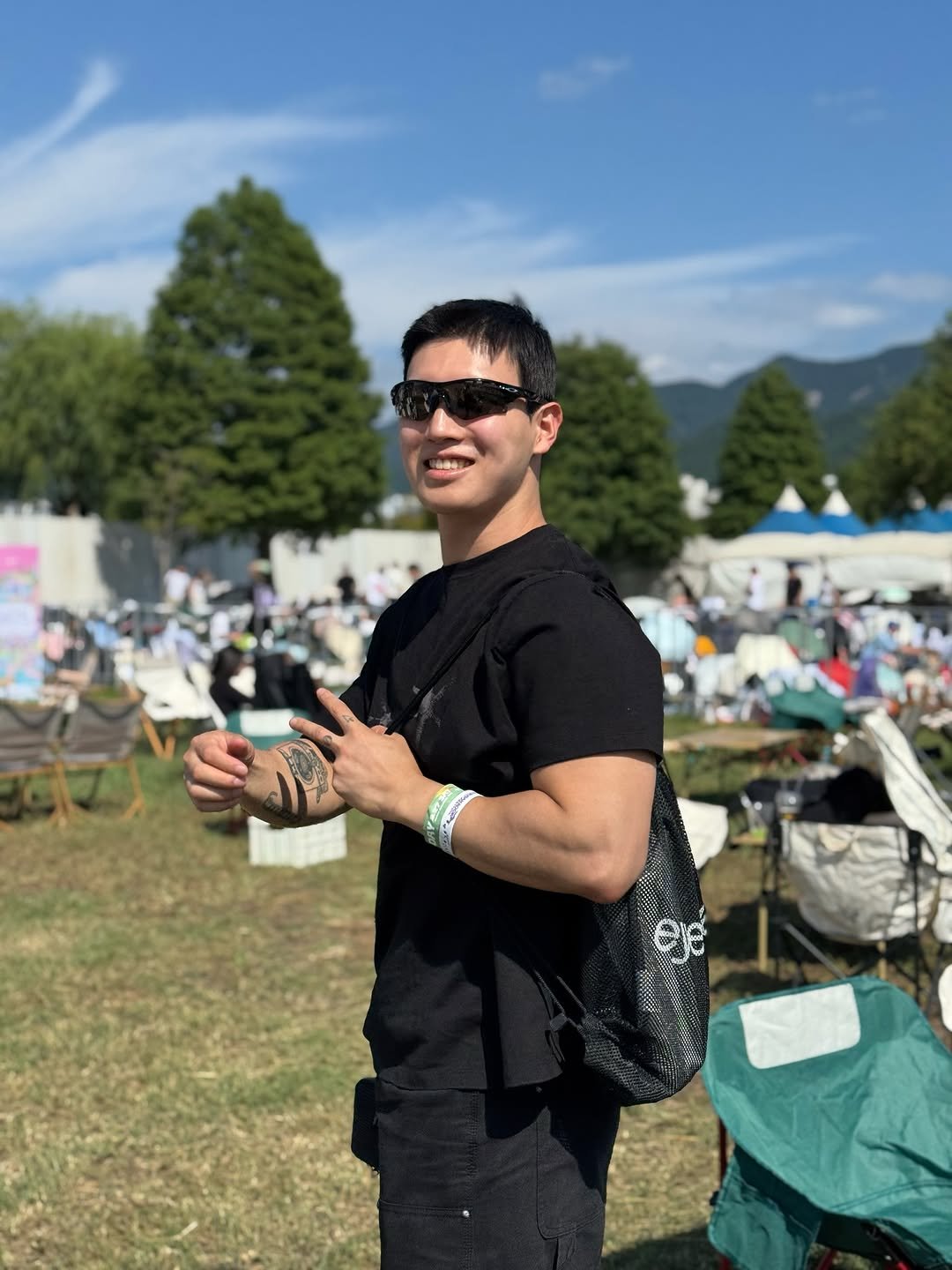 Photo shared by Walking Legacy on September 27, 2025 tagging @eyesmag, and @busanrockfest. May be an image of 1 person and text.