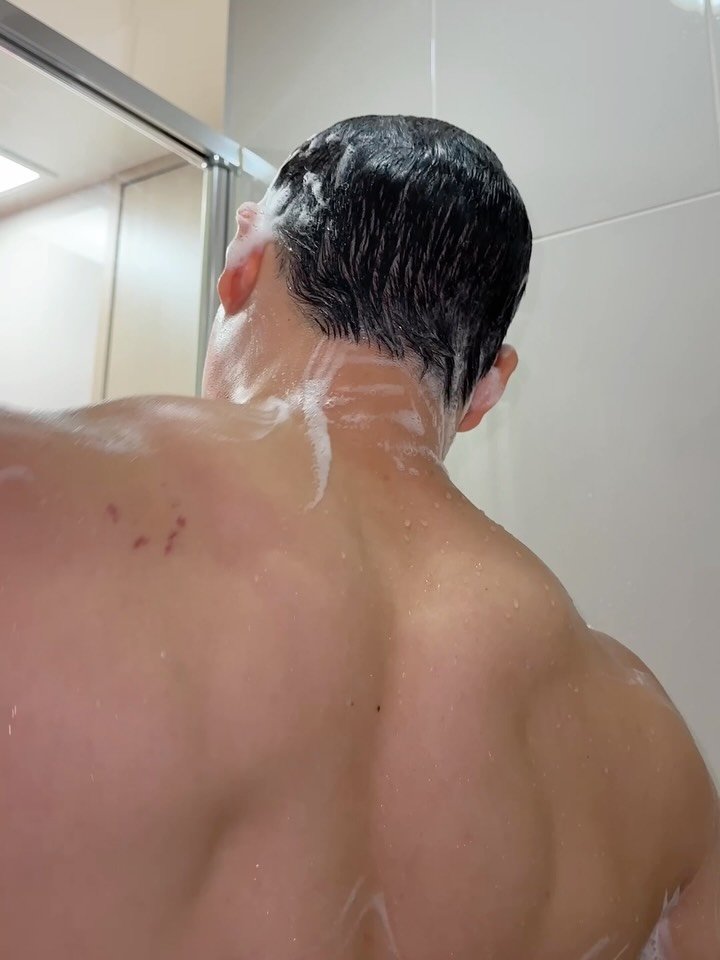 oxsori 게시물 이미지: 어깨에 드래곤볼 모으는 중