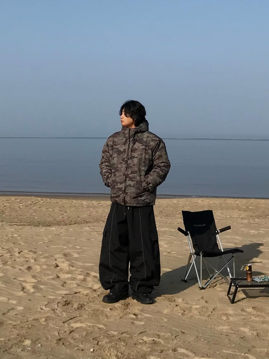 Photo shared by 오윤택/오태기 on December 05, 2025 tagging @ohtaeki_official. May be an image of fishing, campsite, fishing rod, beach and text.
