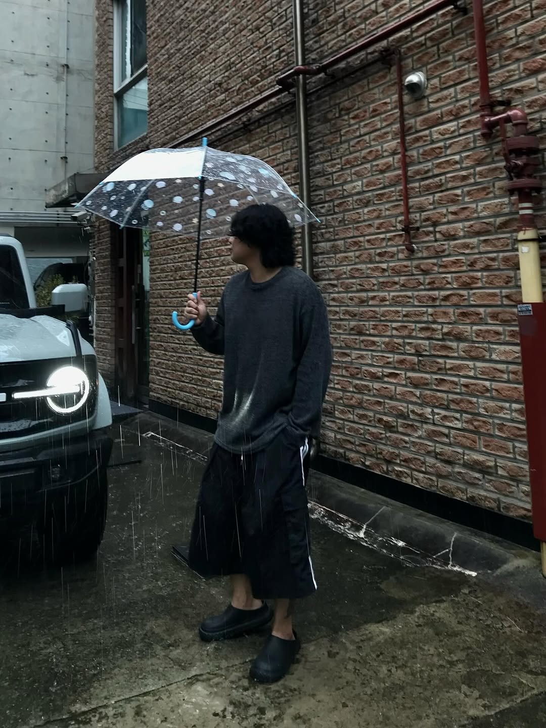 oytoyt_ 게시물 이미지: ☔️