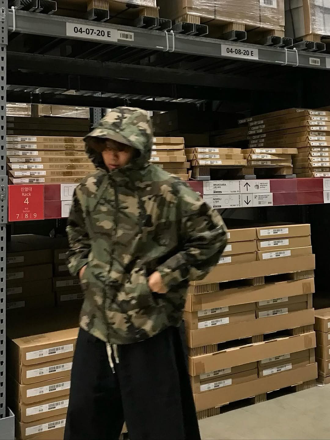 Photo shared by 오윤택/오태기 on September 02, 2025 tagging @ohtaeki_official. May be an image of 1 person, duffle coat, military uniform, jacket, raincoat, sweatpants, fleece, parka and text.