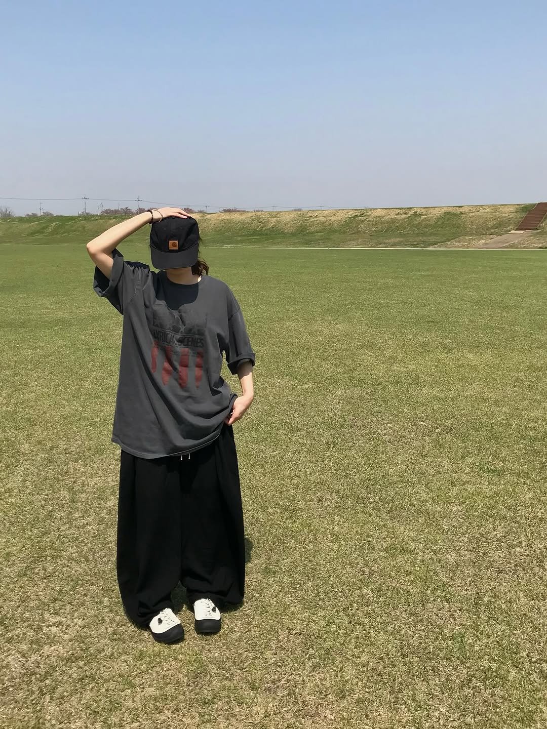 oytoyt_ 게시물 이미지: 여름엔 린넨 팬츠 필수…!🍃

#린넨팬츠 #린넨바지 #여름바지 #여름코디 #빈티지코디