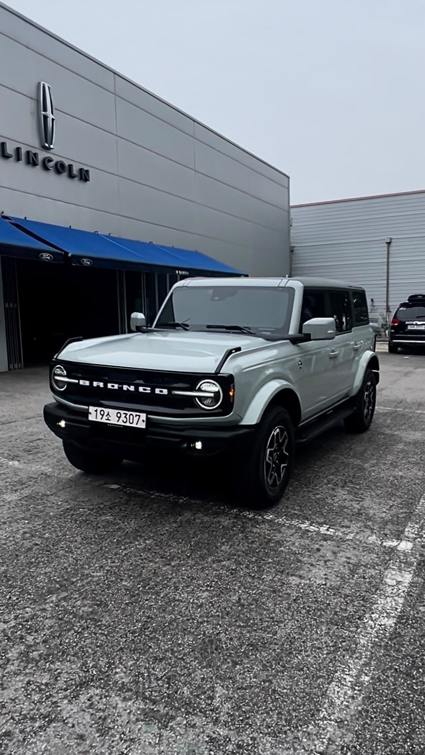 oytoyt_ 게시물 이미지: 25년 마무리하면서 올리는 감성만 보고 산 브롱코
.
.
26년은 더 성장하자🙏