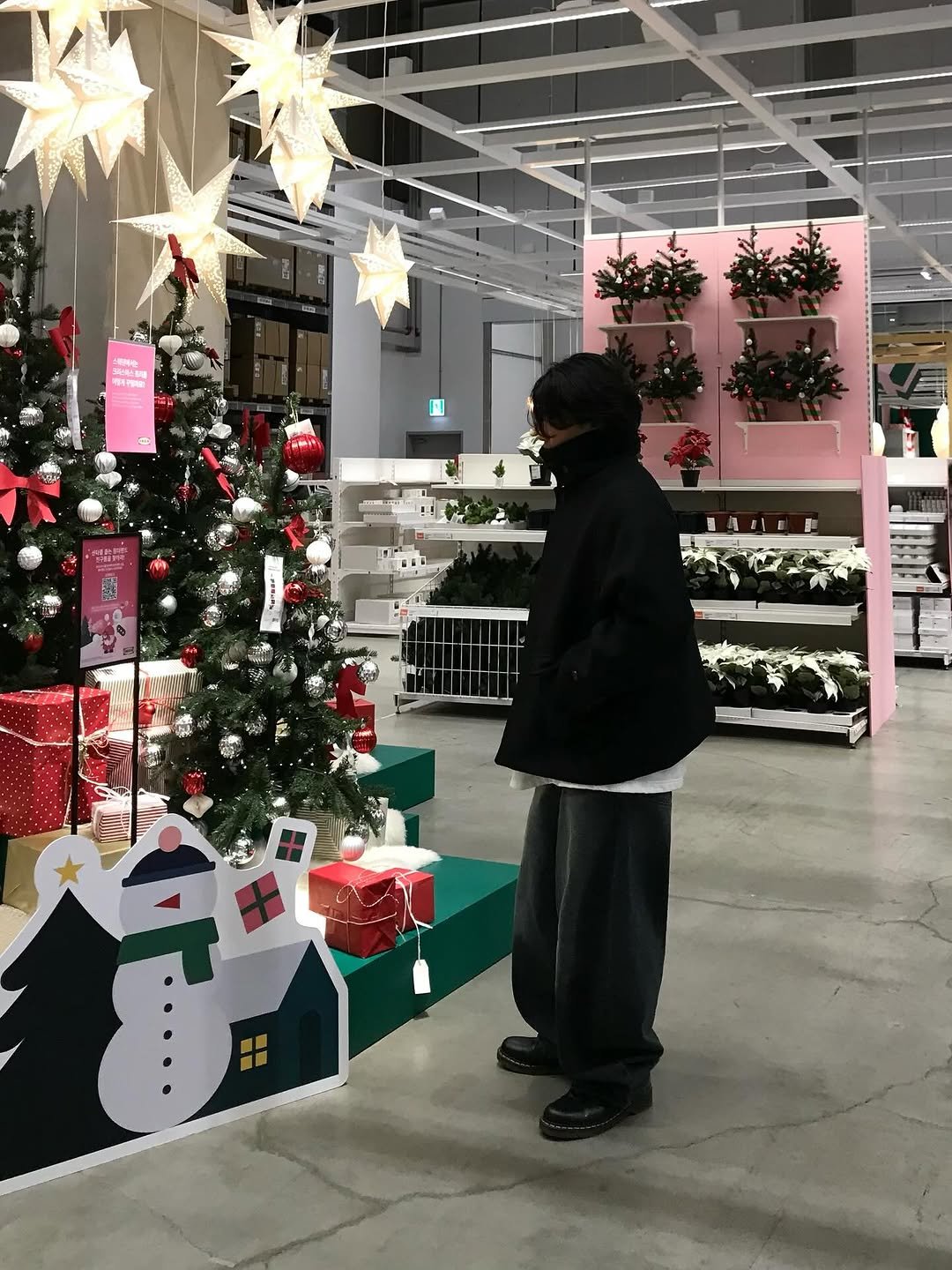 Photo shared by 오윤택/오태기 on December 22, 2025 tagging @ohtaeki_official. May be an image of duffle coat, christmas tree, snowman and text.