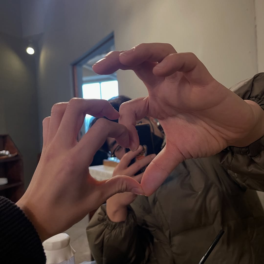 Photo shared by 여니 on November 25, 2025 tagging @caterpillar_j. May be an image of heart, eyeglasses and text.