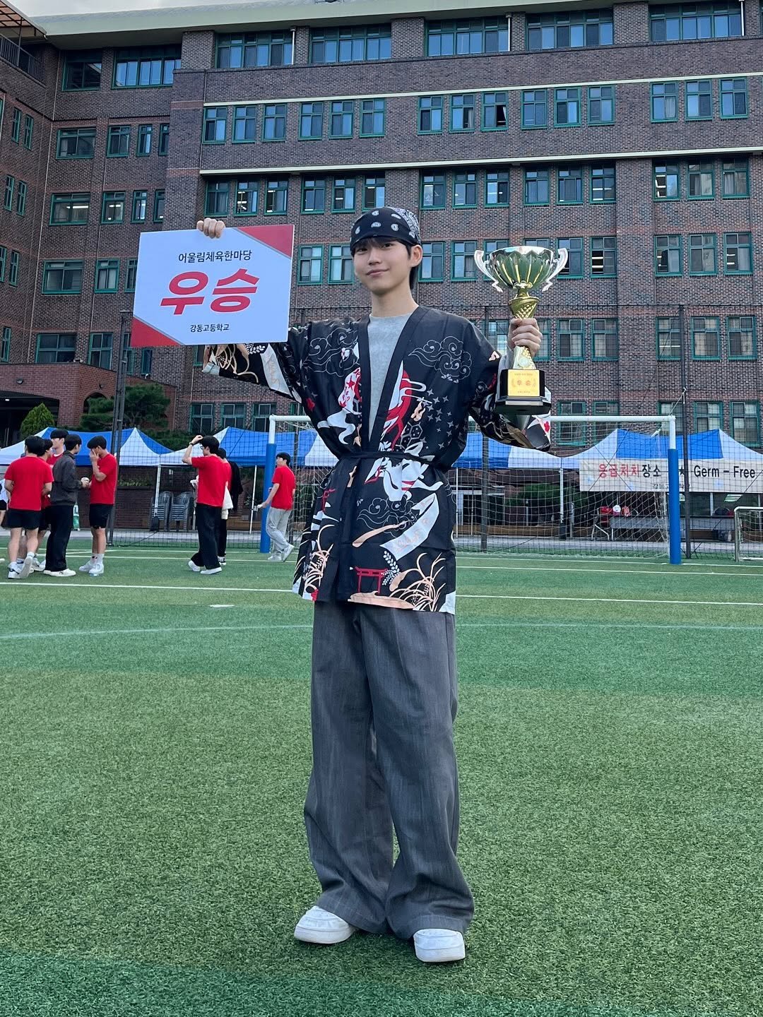 Photo by 박쏠티 / 중학생부터 시작하는 짭짤한 코디 on October 24, 2025. May be an image of text.