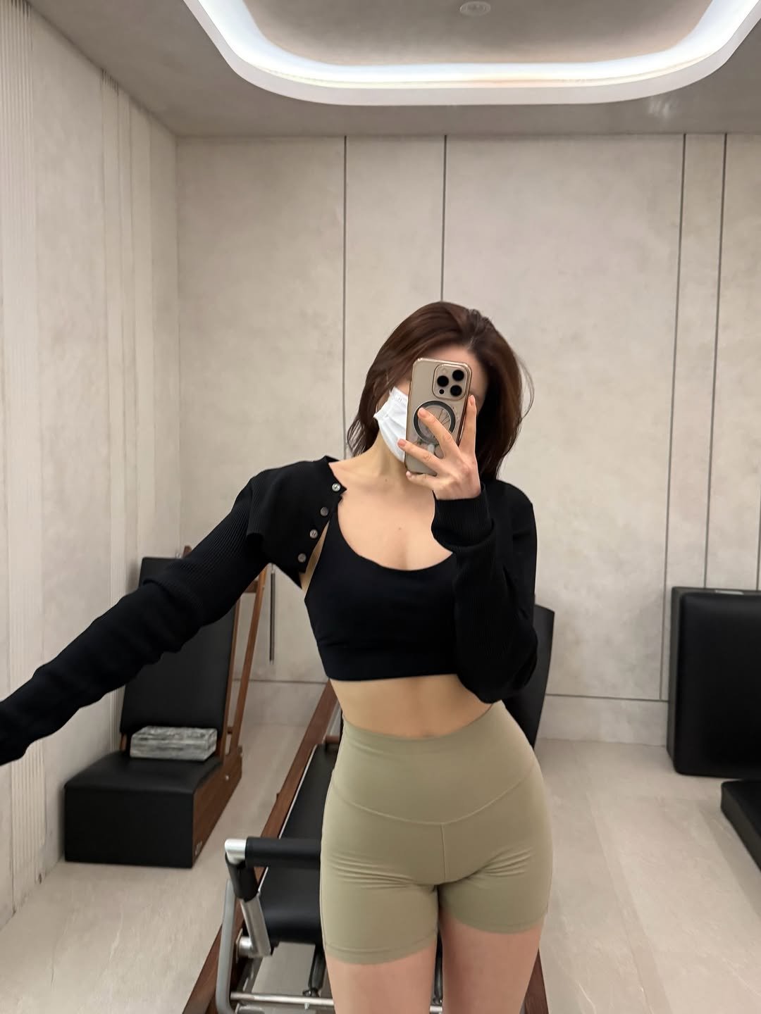p.t_jihi 게시물 이미지: 162cm / 57–58kg
보정하지 않은 눈바디입니다.

혹시 매일 아침 체중계에...