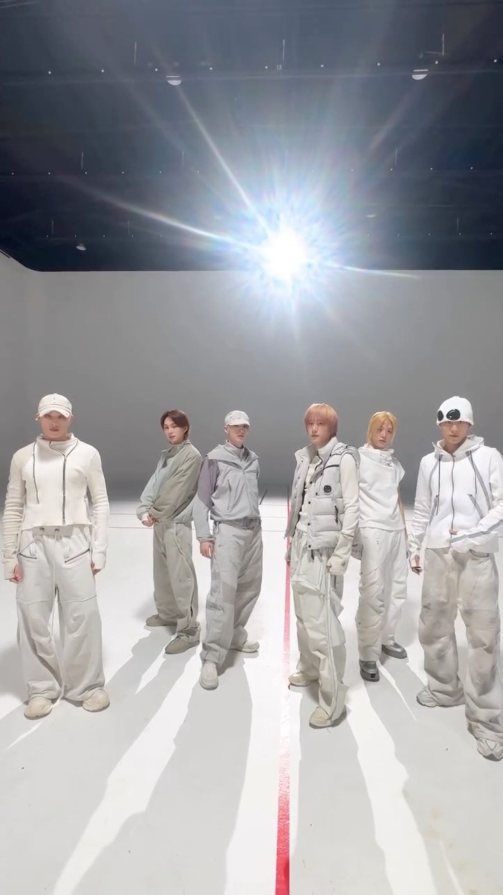 p1h_official 게시물 이미지: Pretty Boy bumping❤️‍🔥

#P1Harmony #피원하모니 #P1H