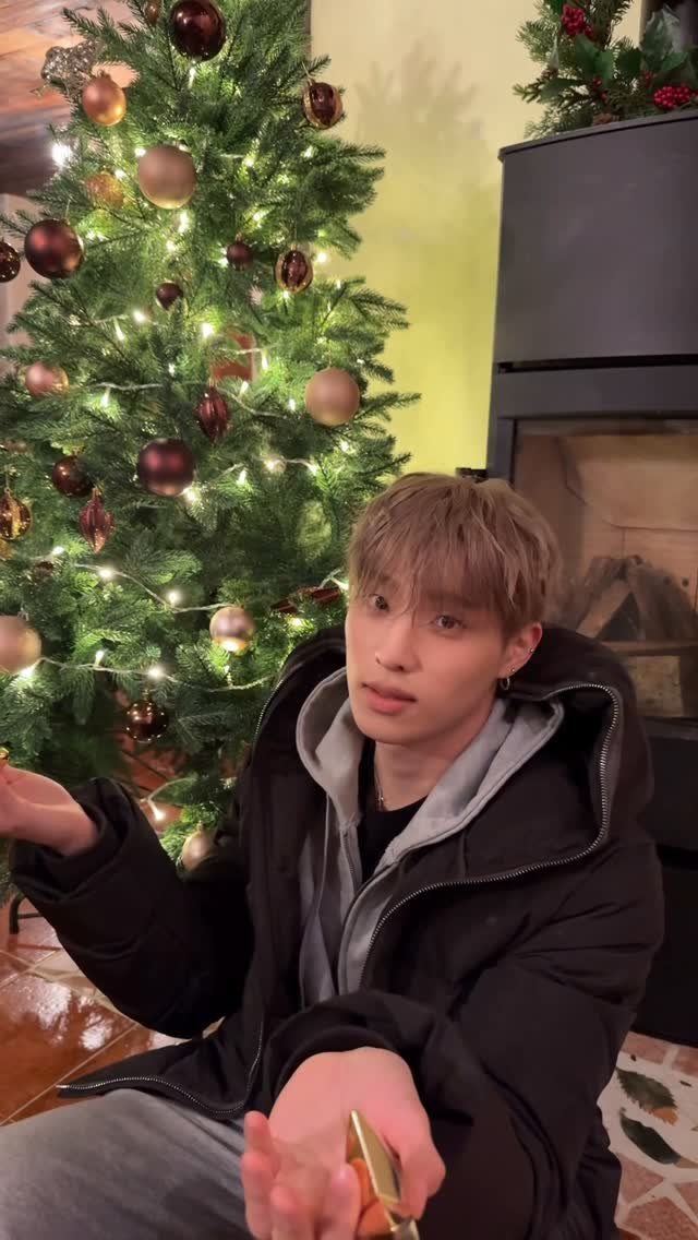 p1h_official 게시물 이미지: When you drop a cover on christmas 🙏🏼 (go...