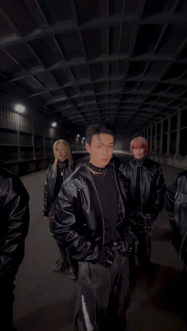 p1h_official 게시물 이미지: the wait is over, the crew is...