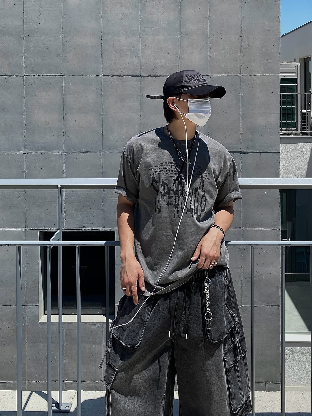 Photo by 박승수 [SSROOM-에스에스룸] on June 27, 2025. May be an image of 1 person, bolo tie, sweatpants, bandanna and text.