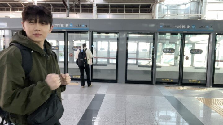 p_gon_hae__ 게시물 이미지: 인생은 한 순간이야