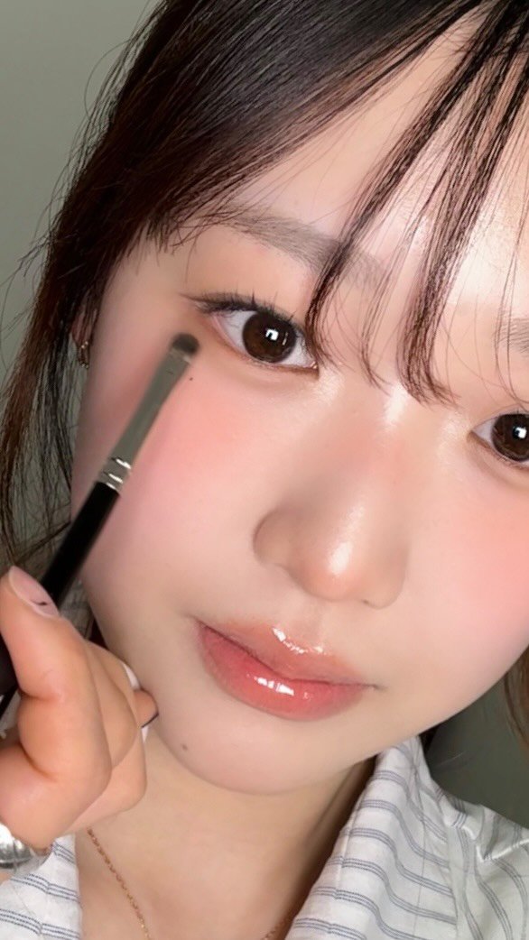 p_portfolio_ 게시물 이미지: mz앞머리 알려주실분🫠
베이스부터/좀 빠른 편집🦥/궁금한 제품은 댓글로요