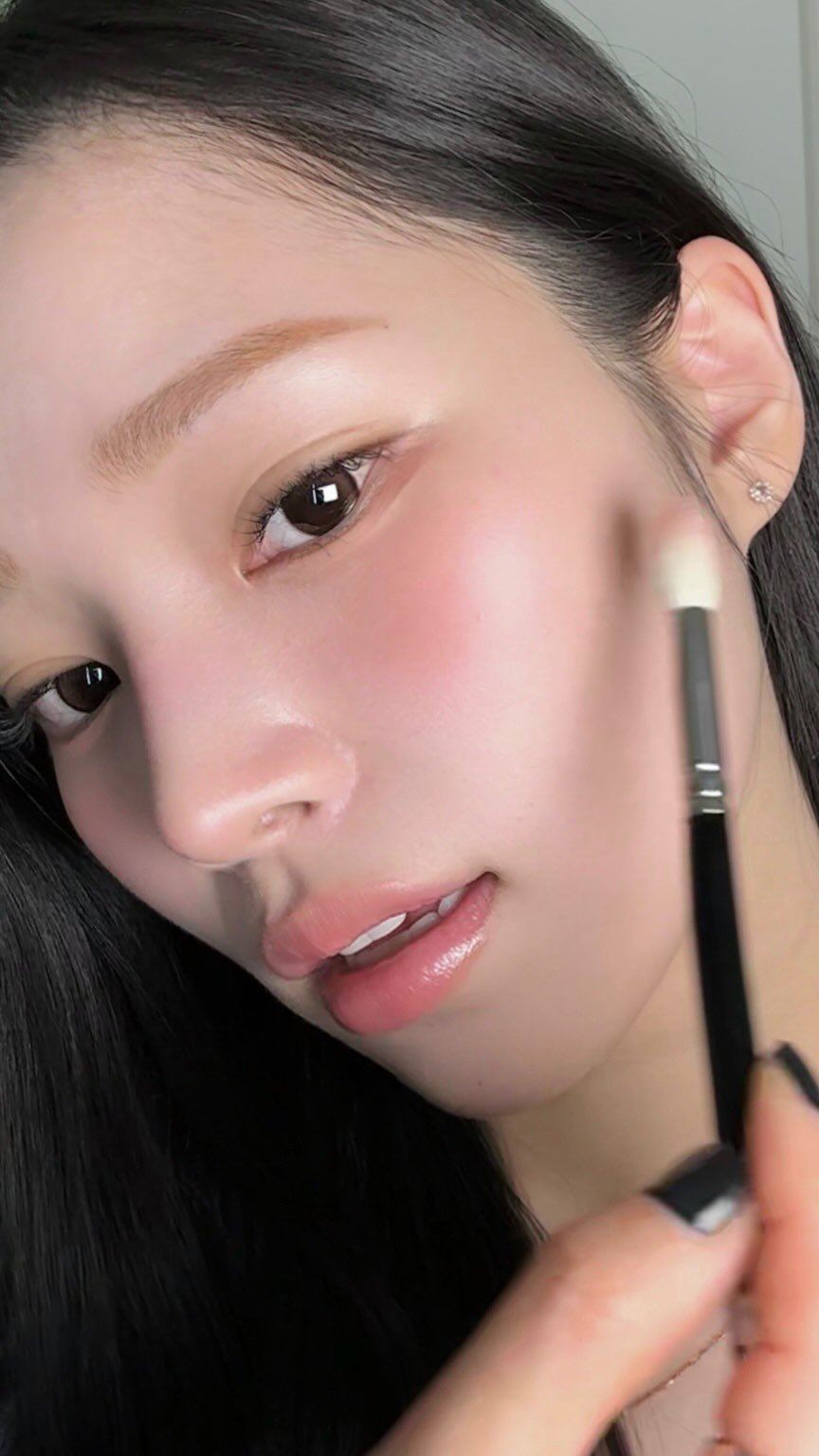 p_portfolio_ 게시물 이미지: [광고] 찍는 덕분에 알게 돼서 찐템된 썰🎙️
.
저는 그동안 베이스 메이크업시...