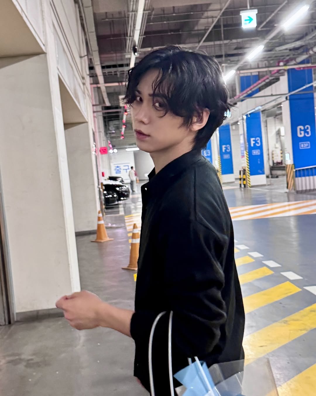 Photo by 라키 on February 12, 2026. May be an image of one or more people, hair and top.