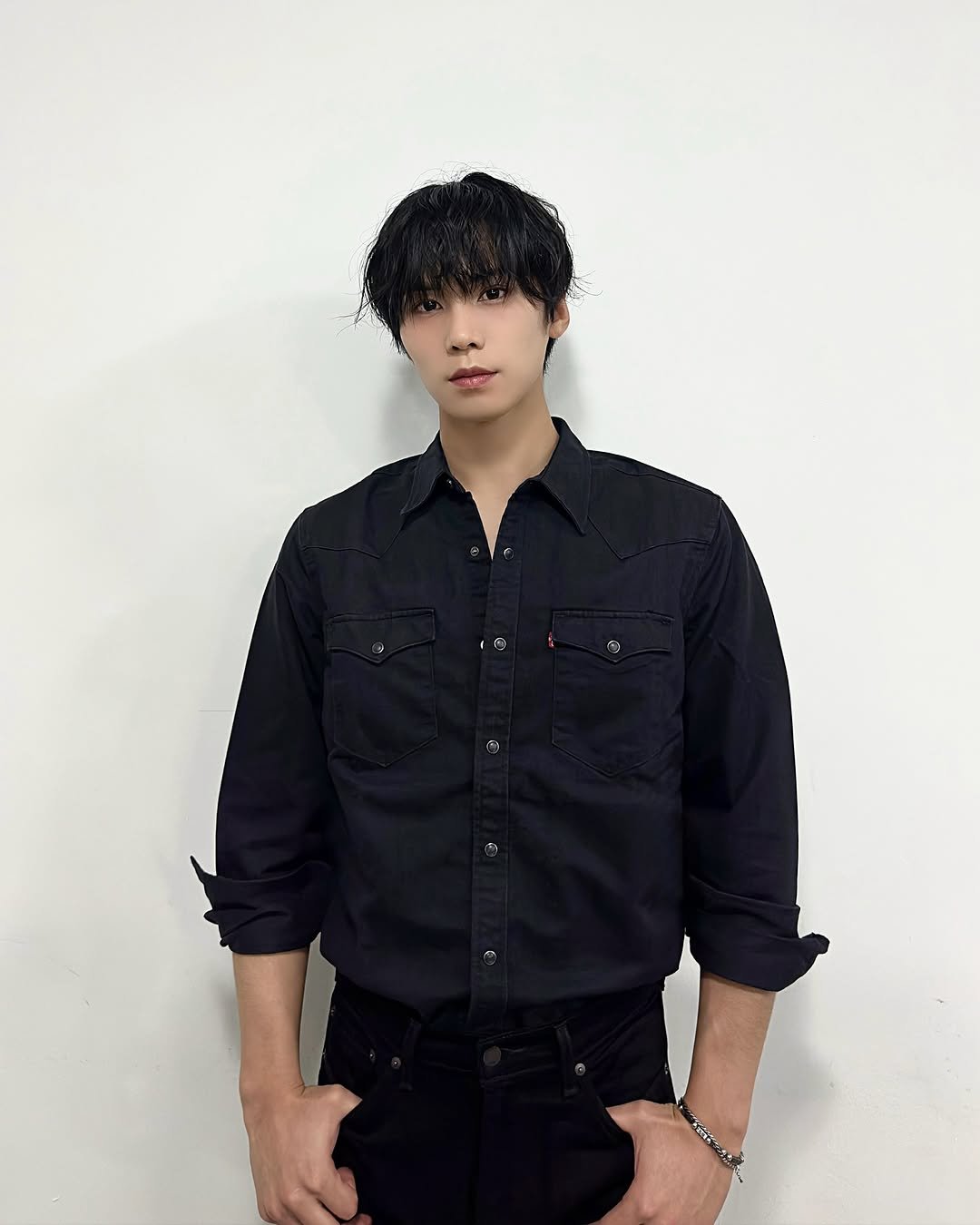 Photo shared by 라키 on September 07, 2025 tagging @levisbrasil.