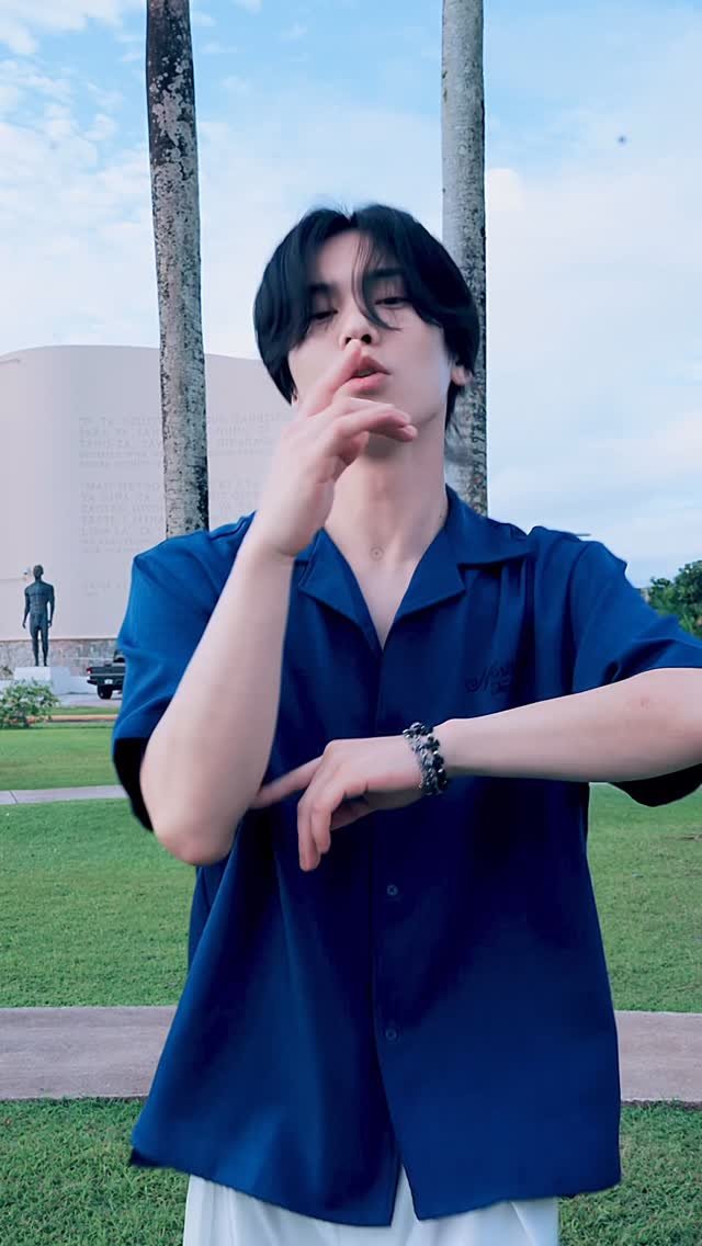 p_rocky 게시물 이미지: 라키가 가리키는 곳의 의미는?
.
.
.
.
.
.
🎣 사실 의미 없음.. 하모...