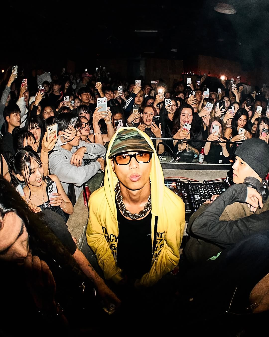 Photo by PACOSPLY on September 24, 2025. May be an image of crowd, concert and text.