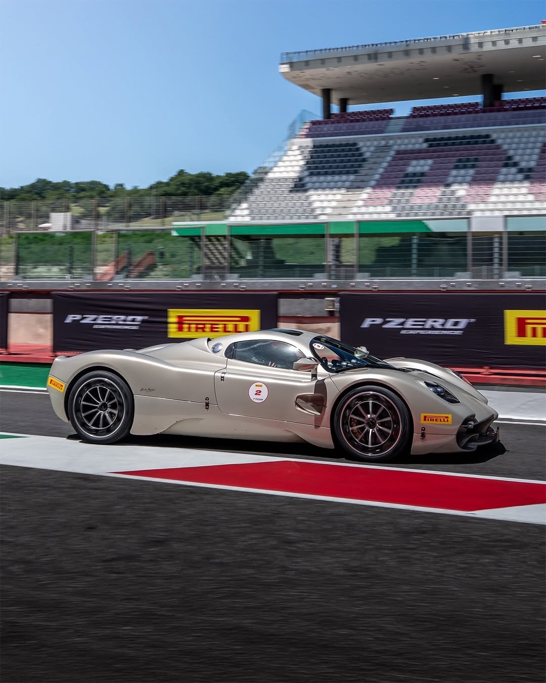 paganiautomobili 게시물 이미지: In the legendary Mugello Circuit, the Pagani...