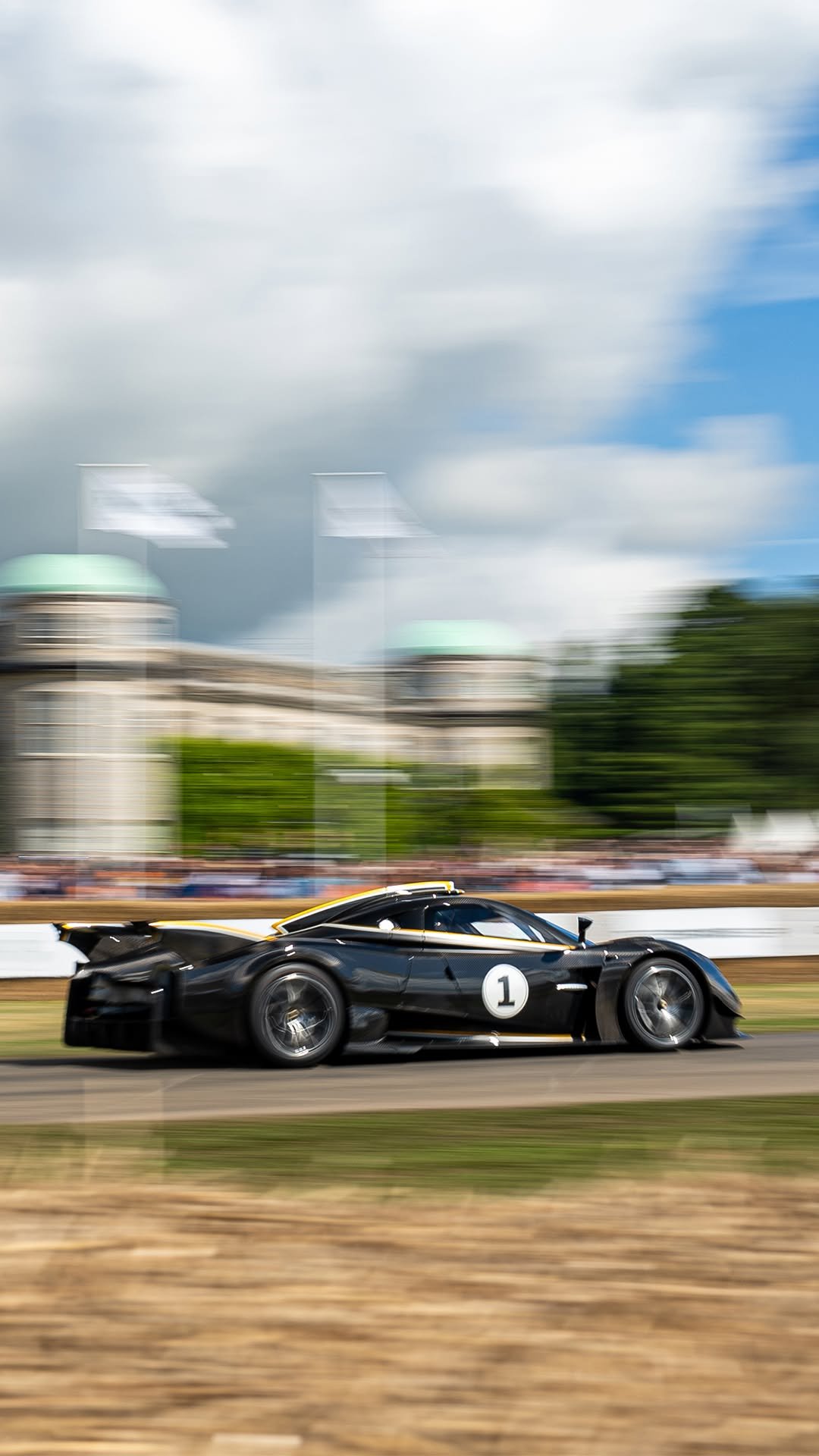 paganiautomobili 게시물 이미지: What do you call speed? For us, it is the...