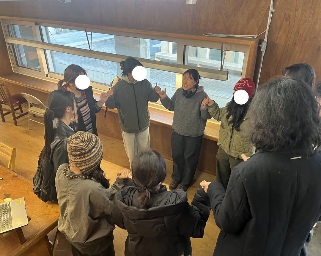 Photo by PaTI on April 07, 2026. May be an image of studying, standing and text.