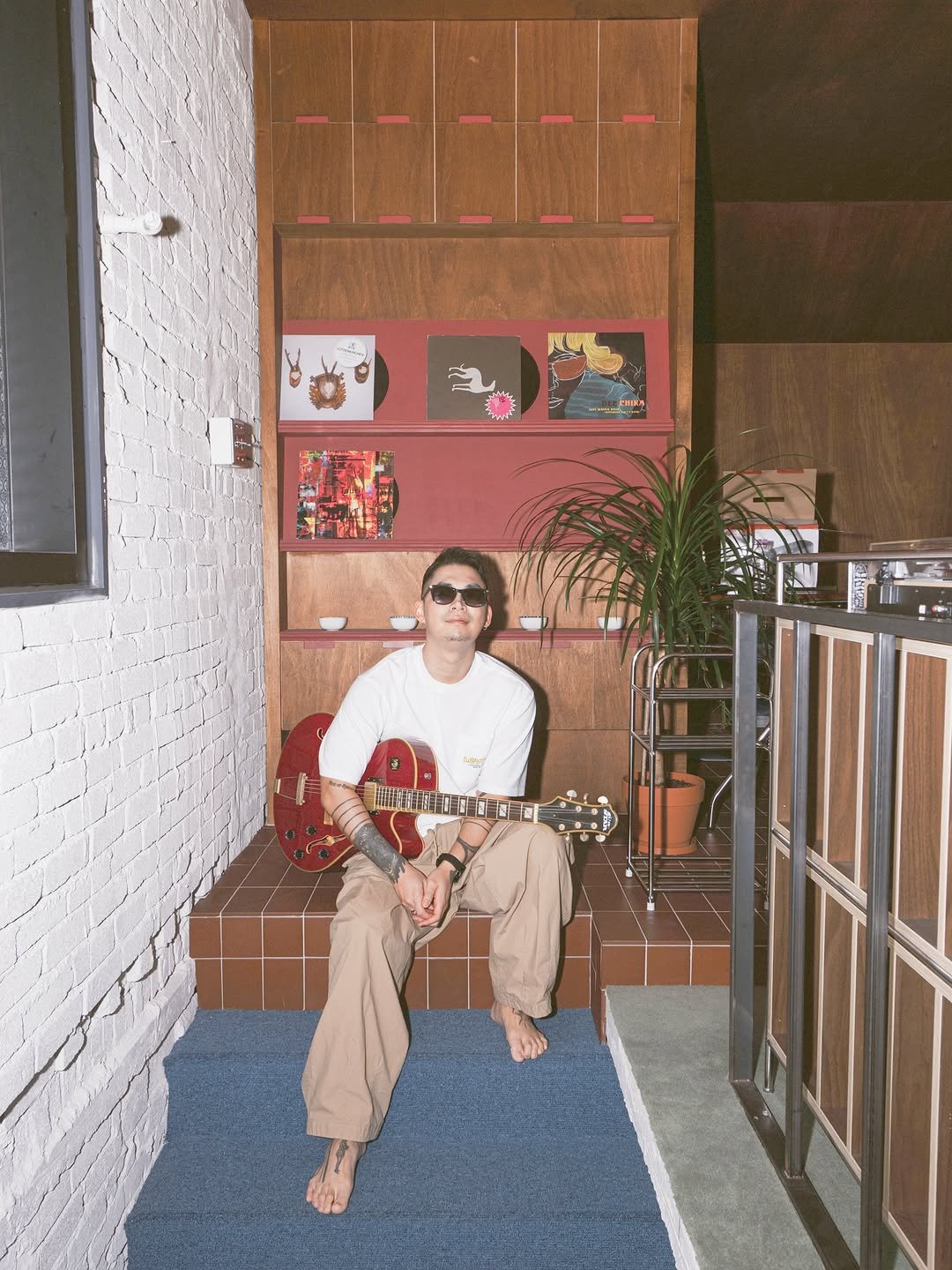 palette_on_eyewear 게시물 이미지: [PALETTE ON x Kaksung Kim]

일상을 음악으로 기록하는 아티스트...