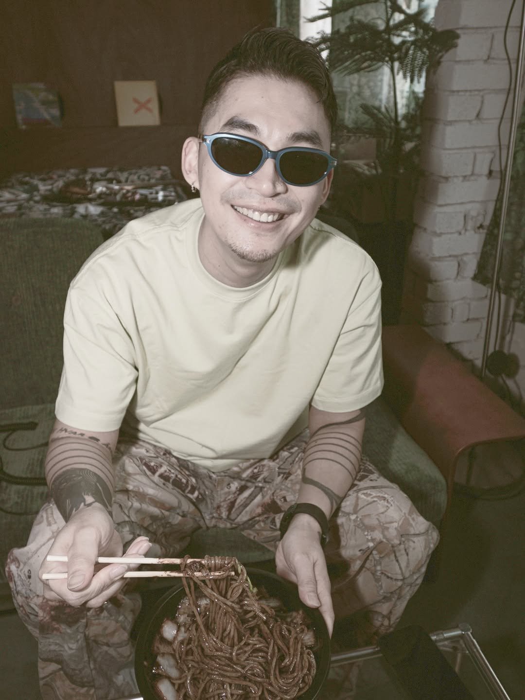 palette_on_eyewear 게시물 이미지: [PALETTE ON x Kaksung Kim]

일상을 음악으로 기록하는 아티스트...