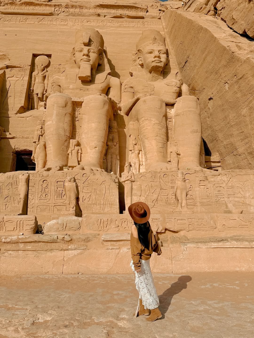 Photo shared by 팡팡이 • 여행크리에이터 on February 24, 2026 tagging @beautifuldestinations, @uniquegypt, @here_travely, @voyaged, and @egypt_eye_. May be an image of the Great Sphinx of Giza and text.