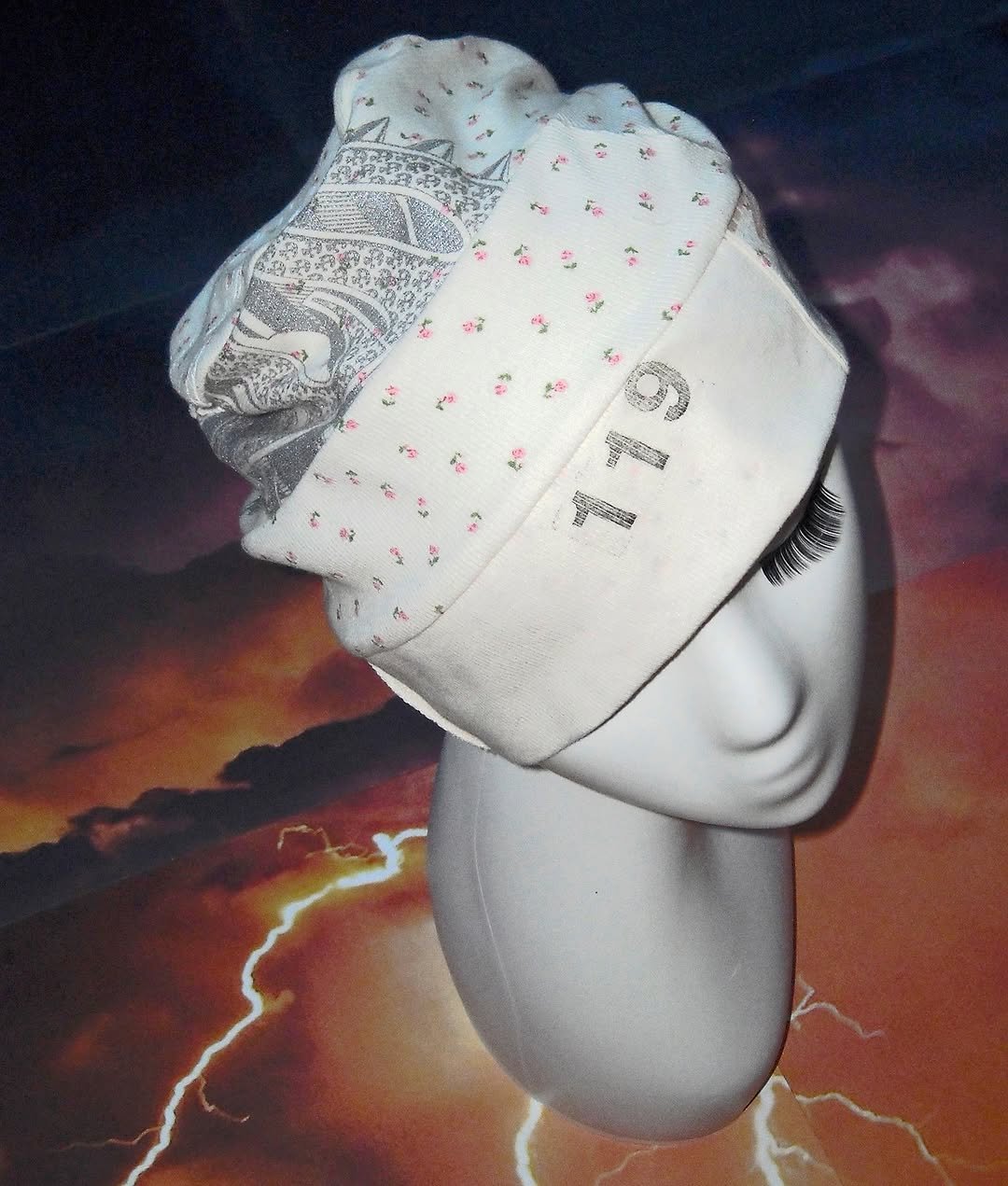 Photo shared by Soft Life Glide on December 05, 2025 tagging @paper_press, @lofa_seoul, and @nega_iso. May be an image of hat, headband, head covering, beret, headscarf and text.