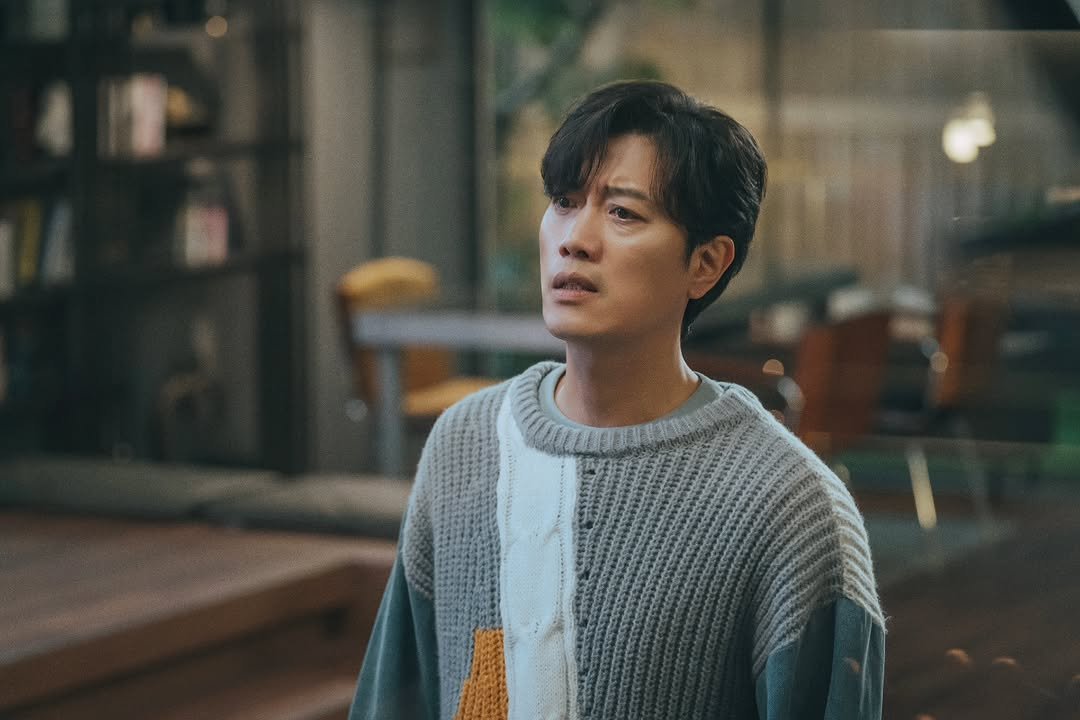 Photo by 박희순 on October 11, 2025. May be an image of one or more people and text.