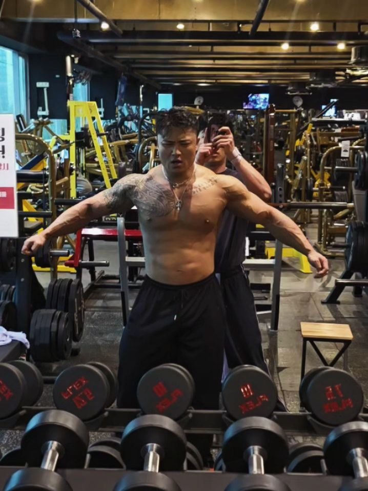 park_sko 게시물 이미지: 원래도 배고팠는데 이제 좀더 배고파져볼까🔥
#보디빌딩 #다이어트 #시합준비 #헬스 #바디체크