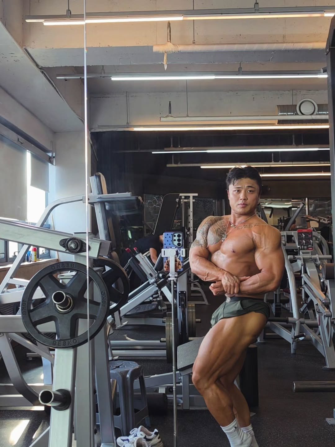 park_sko 게시물 이미지: 금일 가슴 팔 운동후 바디체크💪 배고파서 잠을 잘 못자니 피곤해서 눈에 다래끼도...