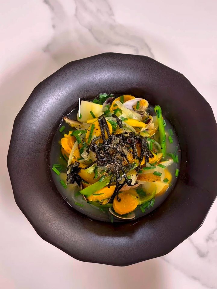 parkjihye7702 게시물 이미지: 오늘 속초로 출발하기전에 유기농 현미로 만든 떡국떡 열어드리고 가요~
시판 떡국떡은...