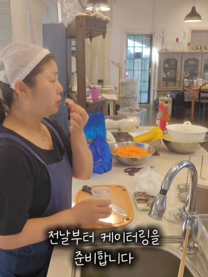 party_jiny 게시물 이미지: 100명의 식사케이터링 어떻게 할까요?

전날부터 짐을 싸고, 필요한 소품과 꽃을...