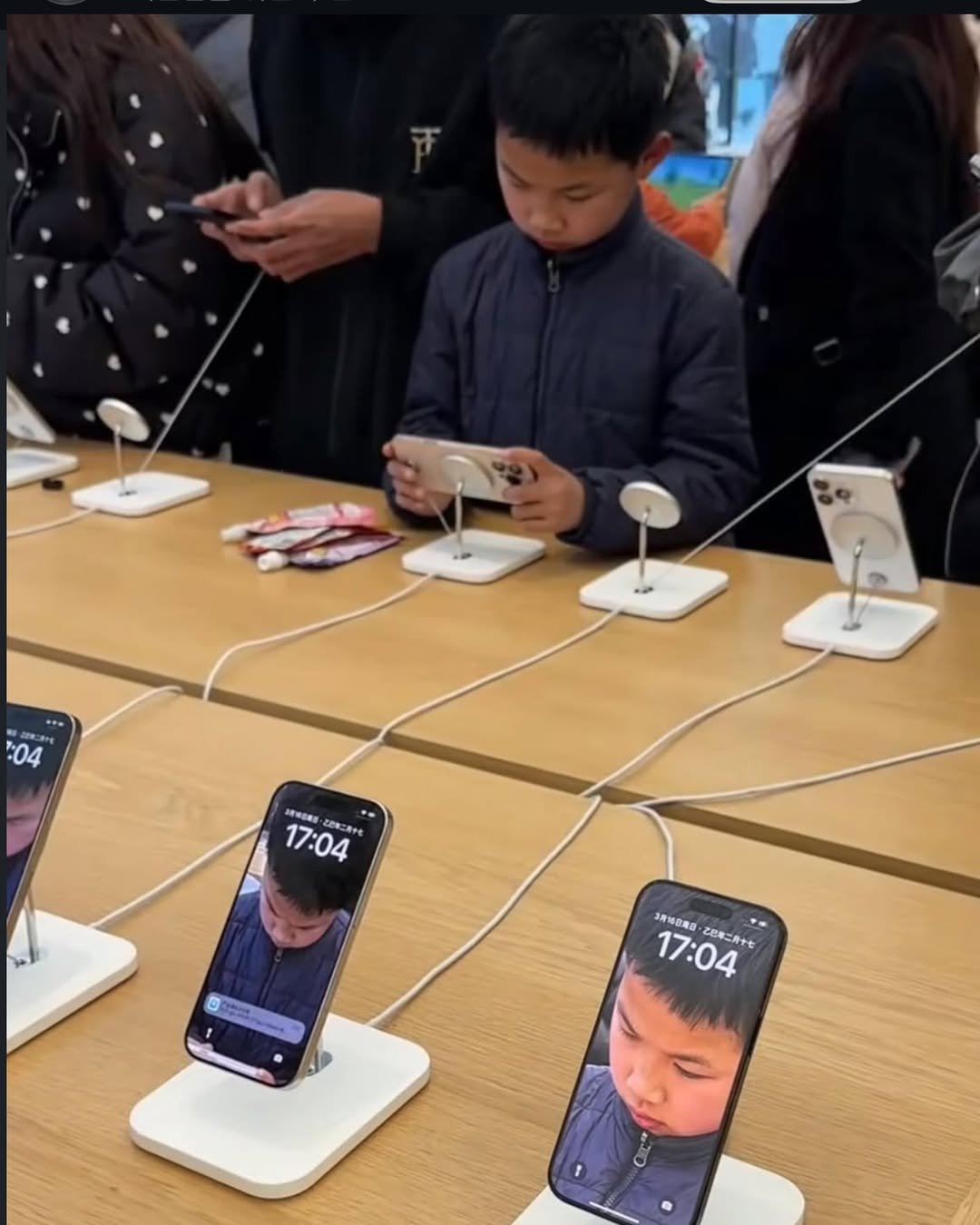 Photo by 파티밈 on April 11, 2025.