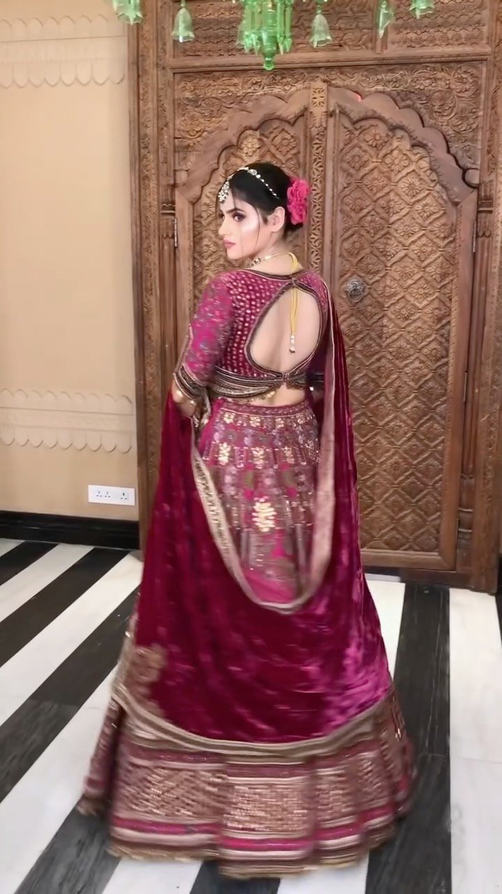 parulgargmakeup 게시물 이미지: My Stunner in making , who does she remind you...