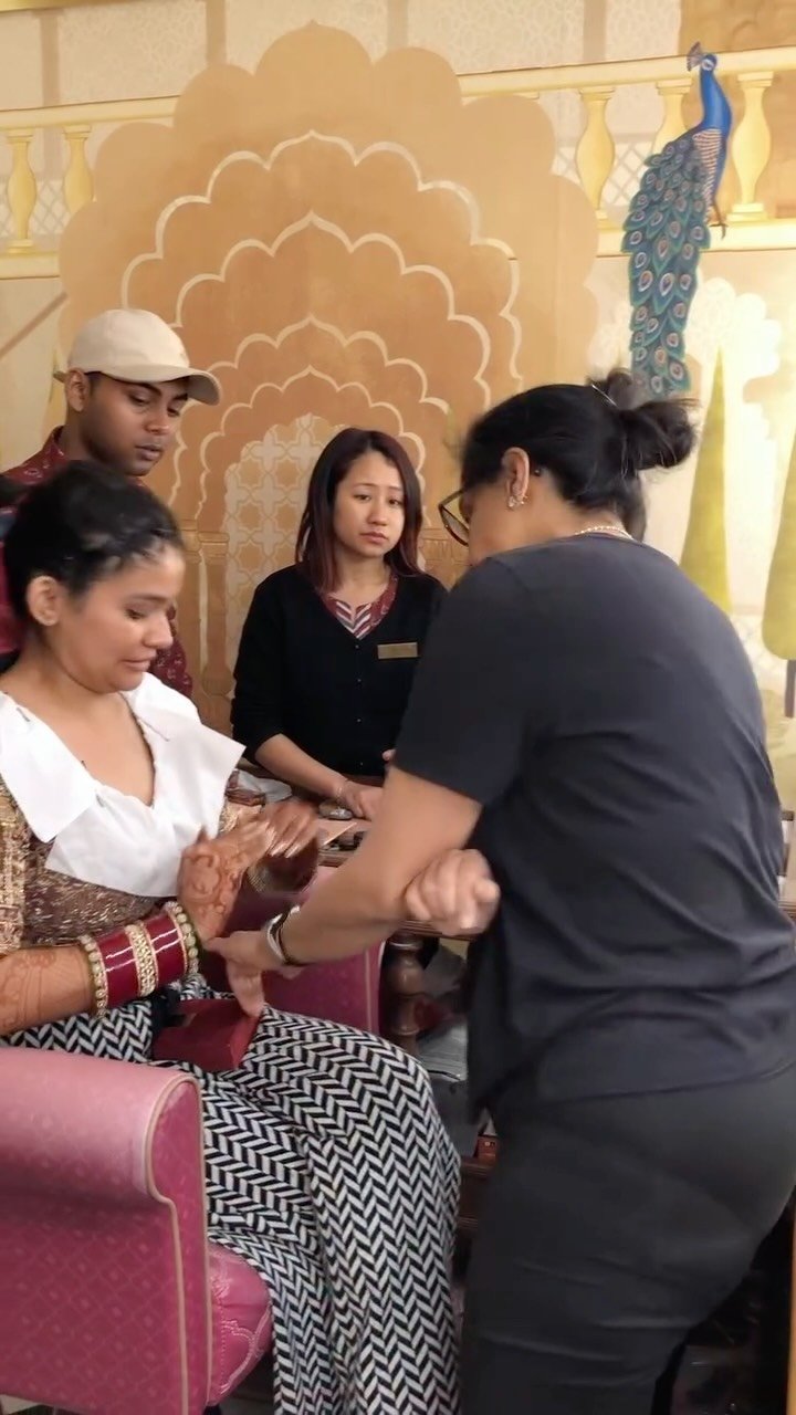 parulgargmakeup 게시물 이미지: My gorgeous bride in making 🩷

MUA :...