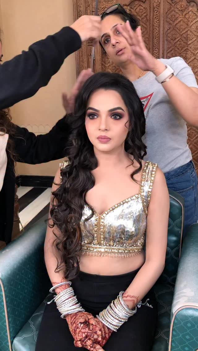 parulgargmakeup 게시물 이미지: My Stunner for Engagement ❤️

MUA :...