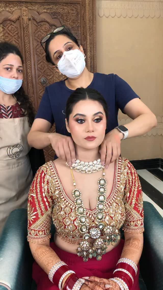 parulgargmakeup 게시물 이미지: My stunner in making ❤️

MUA :...