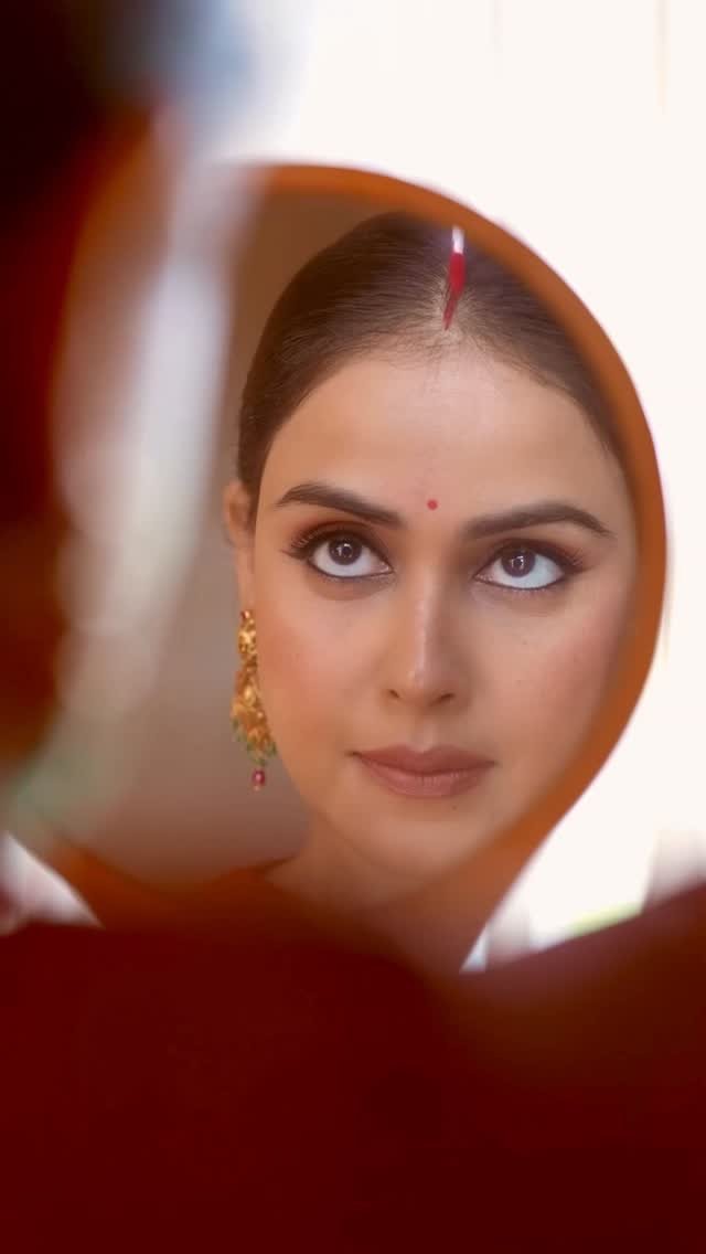 parulgargmakeup 게시물 이미지: Genelia radiates grace in our #1 Bestselling...