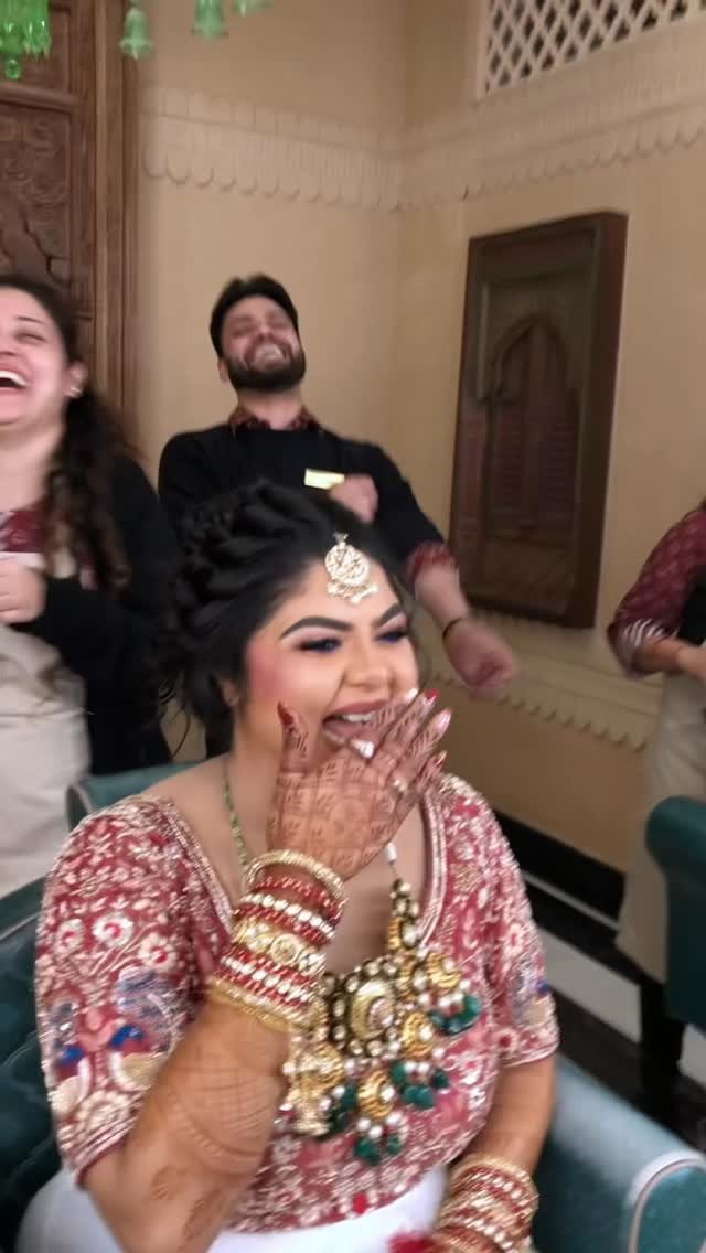 parulgargmakeup 게시물 이미지: Love and Laughs ❤️ She got her mom’s head...